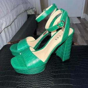 Guess heels brand new without tags
